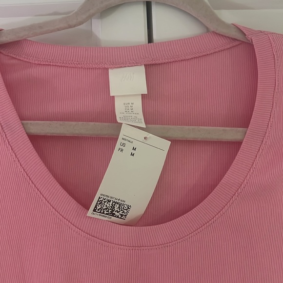 H&M ribbed pink bodysuit - Picture 4 of 8